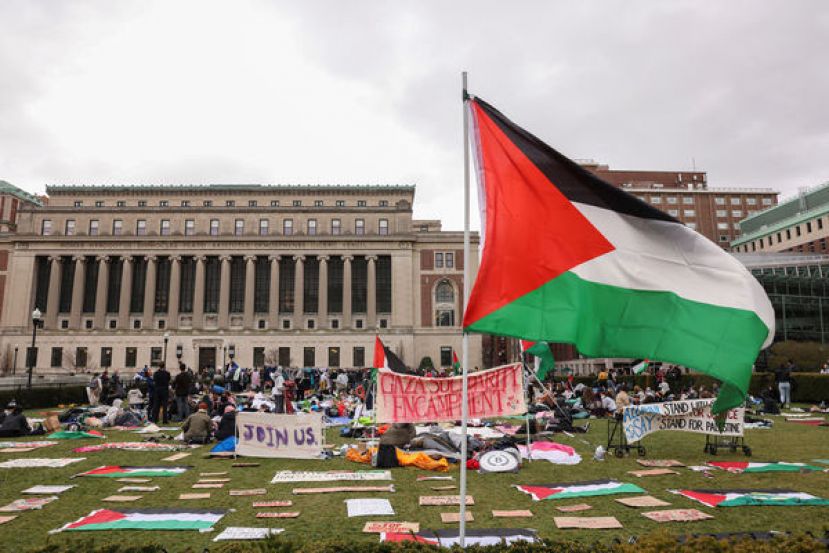 美国纽约哥伦比亚大学校园挺巴勒斯坦示威。