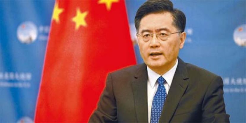 中国前外长秦刚，辞去人大代表职务。