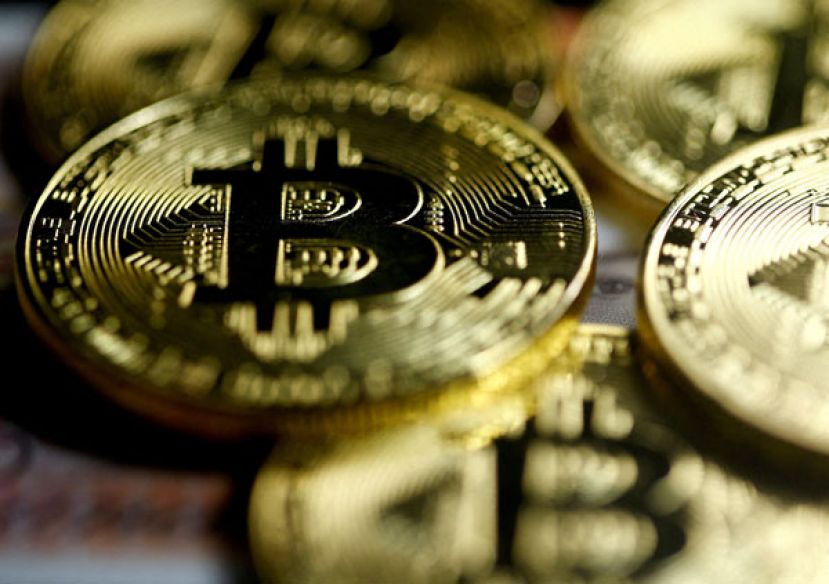 比特币连续第5天劲扬，价格突破6万美元。