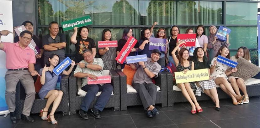 大马旅游局总监拿督慕沙尤索夫与媒体合影，推销2020观光年。