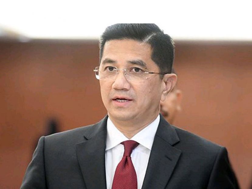 贸工部长拿督斯里阿兹敏。