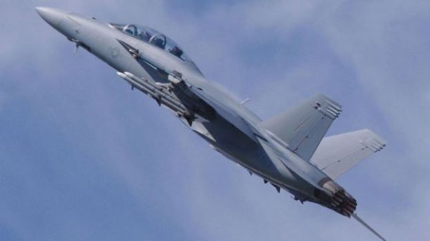  美2架战机，飞入委内瑞拉领空。