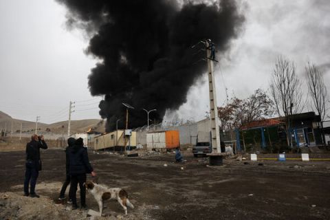 伊朗石油设施遭以色列空袭。