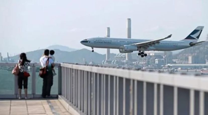 颱风“桦加沙”袭港 ，国泰航空料取消500个航班。