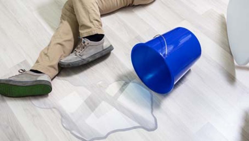 阿公换灯泡跌断3肋骨　防摔跤这样做