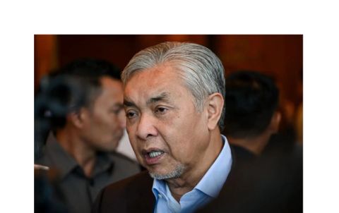 副首相阿末扎希。