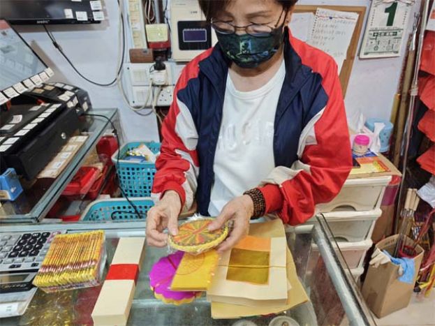 宏福苑5级火  遇难者&ldquo;头七&rdquo; 纸扎店老板：盼生者走出阴霾。