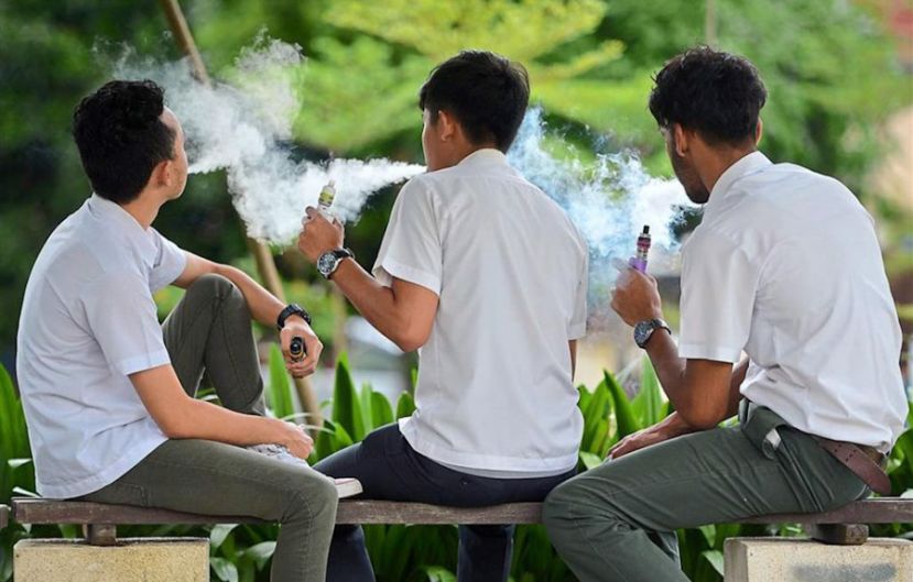 副教长：全国有1万2252名学生0.24%涉吸电子烟