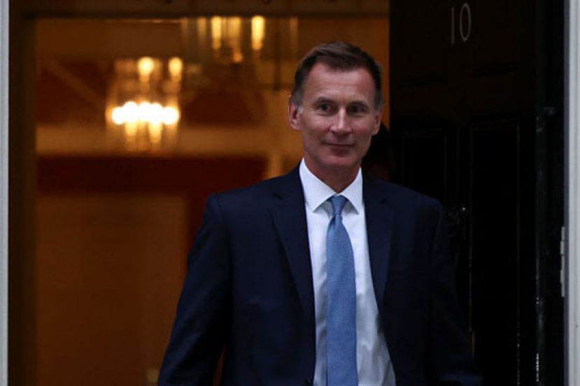 英国财政大臣杭特。