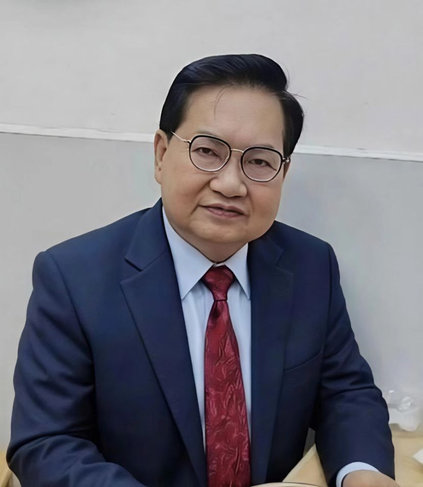 大马华总中委兼斯木省华总会长拿督吴标生博士。