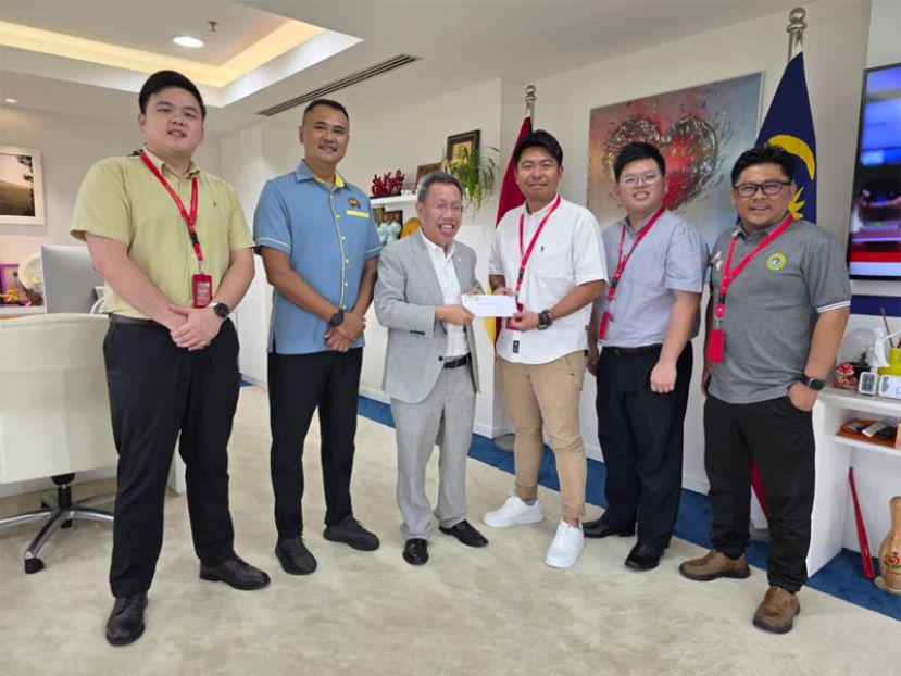 左一漳泉团长郭晁玮、福建团长甲必丹陈俊贤、砂副总理拿督阿玛沈桂贤、诏安团长杨立存、诏安秘书田凯升、兴安代表林润辉。