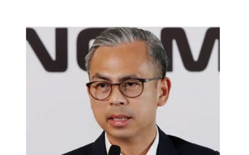 通讯部长法米。