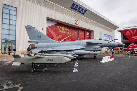 印尼传出有意采购解放军歼-10战机。