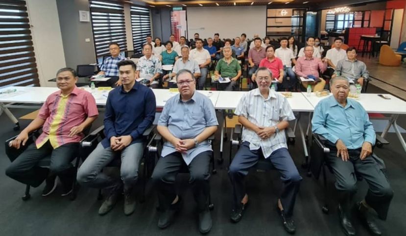 会员大会后的一张大合照。