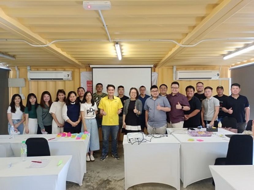 全体出席Discover You讲座者大合照。