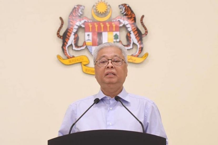 国防部高级部长拿督斯里依斯迈。