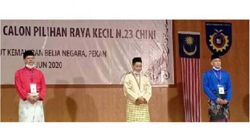珍尼州议席补选上演三角战。右起为国阵巫统候选人莫哈末沙林、独立人士苏克里和拿督再努希山。