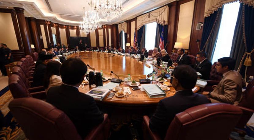 首相敦马哈迪主持内阁会议(档案照片)。