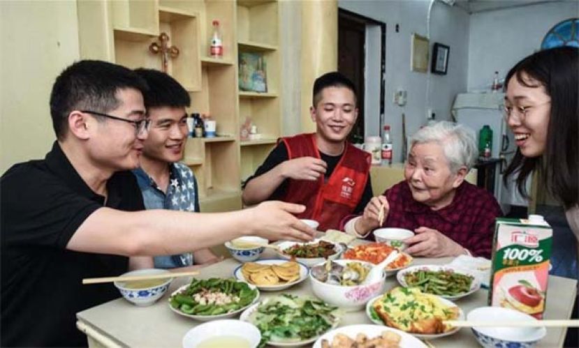 中国兴起&ldquo;外包儿女&rdquo;服务，陪玩陪诊防被老人院&ldquo;欺负&rdquo;。