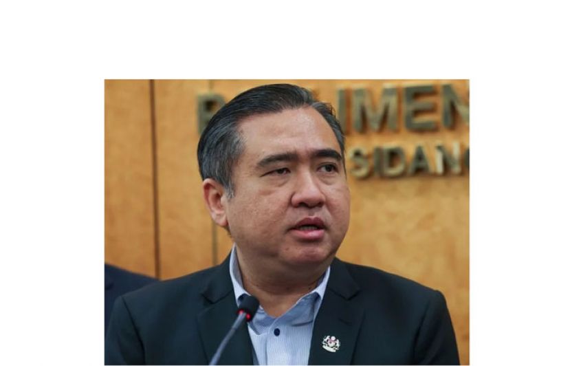 交通部长陆兆福。