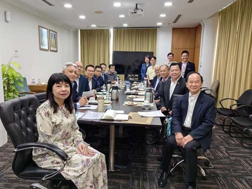 ●林慧英与董教总领导层举行例常交流会议。