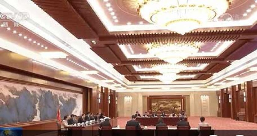 栗战书与阿兹哈视频会谈  巩固互信拓展发展新机遇