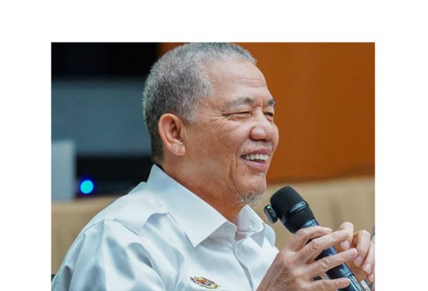 副首相拿督斯里法迪拉。