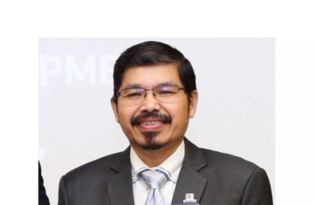 拿督斯里莫哈末乌兹尔博士。