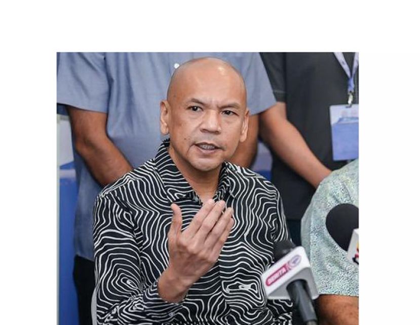 内贸部长阿米占。