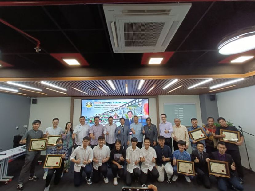 全体获奖者与主办当局及颁奖嘉宾大合照。