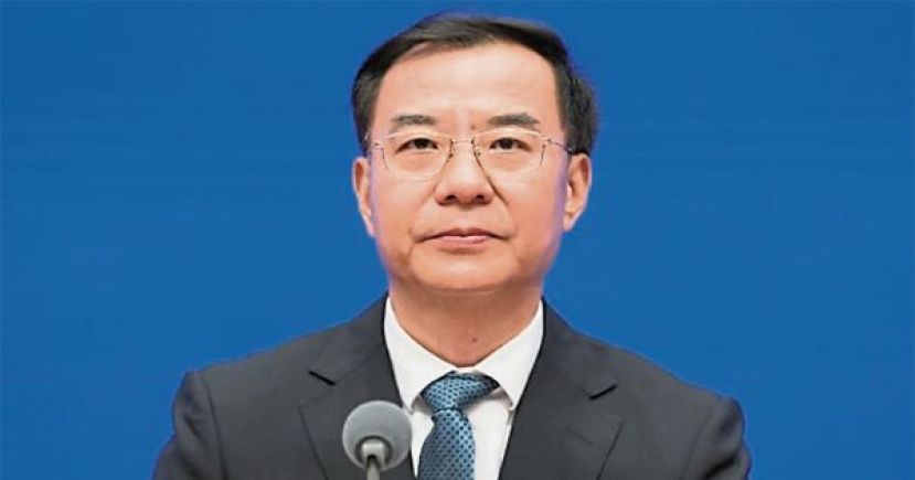 数据产业规模达3.4兆，中AI专利量占全球60%。