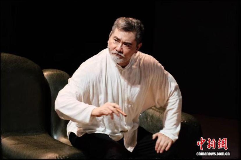 《鳄鱼》剧照。