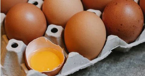 先有鸡还是先有蛋是个古老谜题。