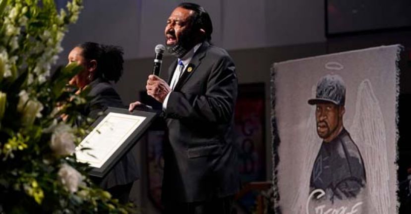 美国德克萨斯州第9区议员格林表示，种族歧视问题在美国社会根深蒂固。