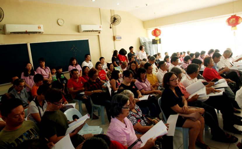 美里德教会紫理阁阁员大会场面。