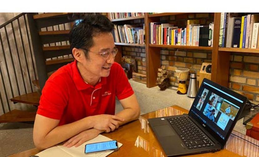 戴良业与中总领袖与白天大使进行视频会议。