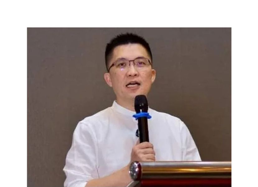 黄家和。