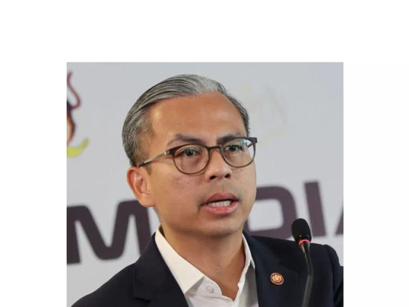 通讯部长法米。