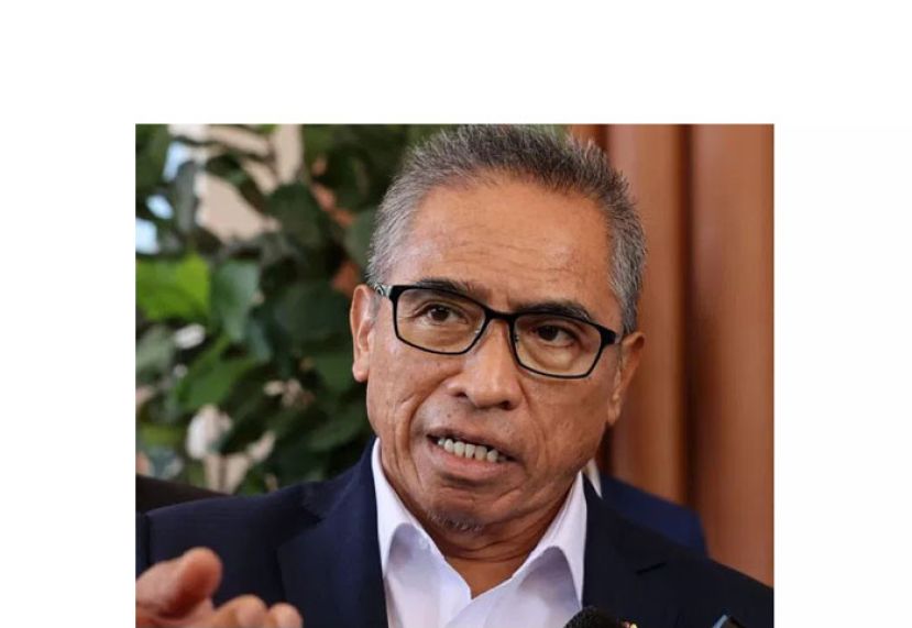 政府首席秘书山苏阿兹里。