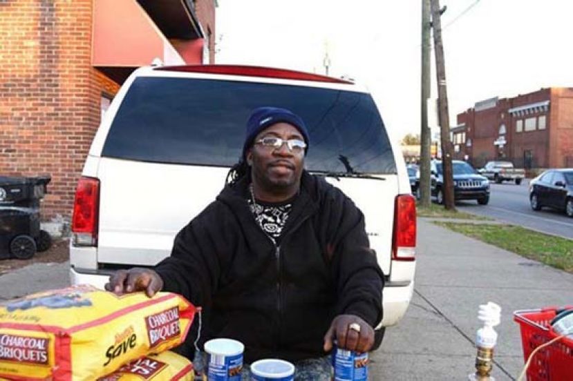 麦卡迪丧命执法当局枪下。