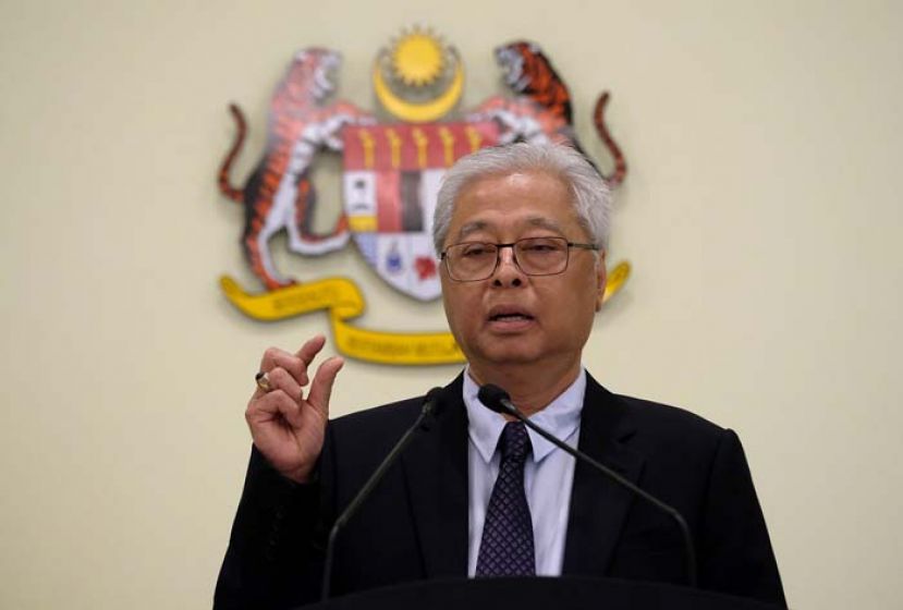 国防部高级部长拿督斯里依斯迈沙比里。