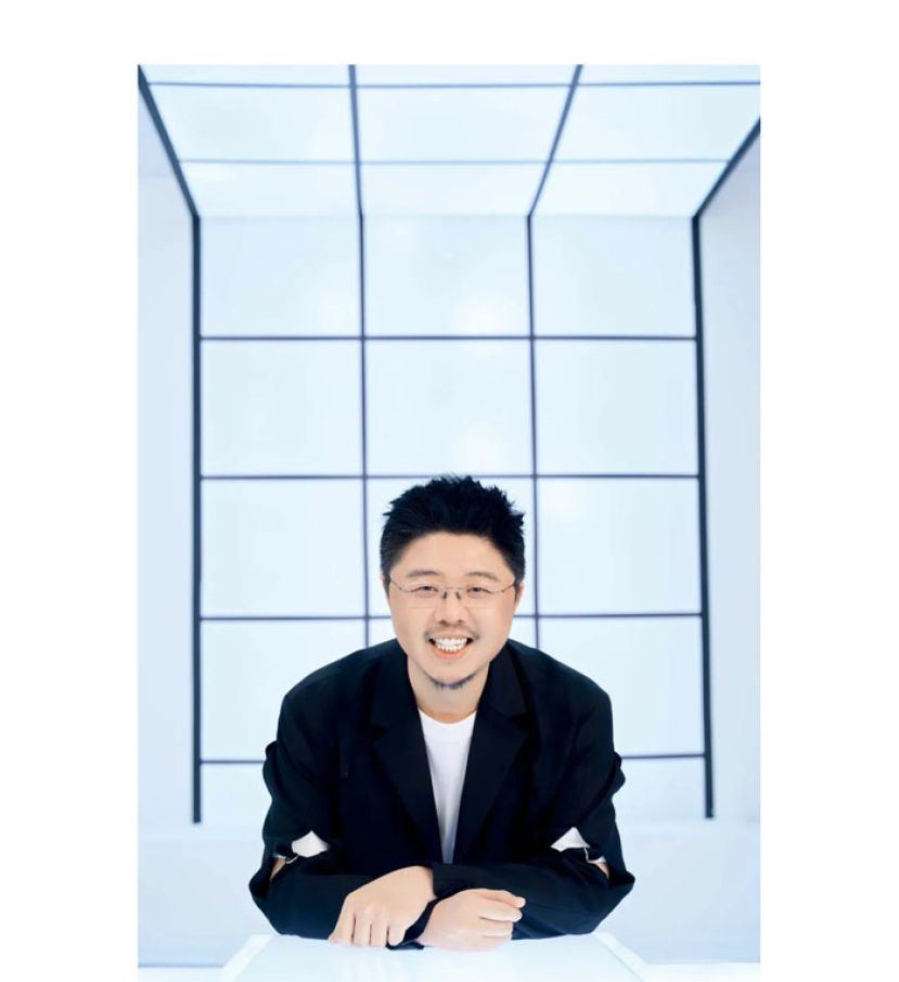 呼兰是一名笑果脱口秀演员、编剧。