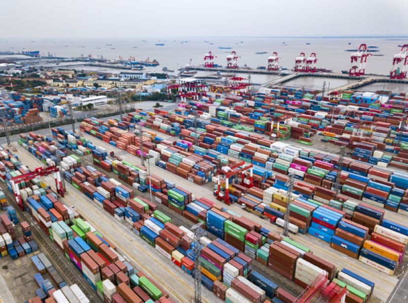 上海外高桥码头。