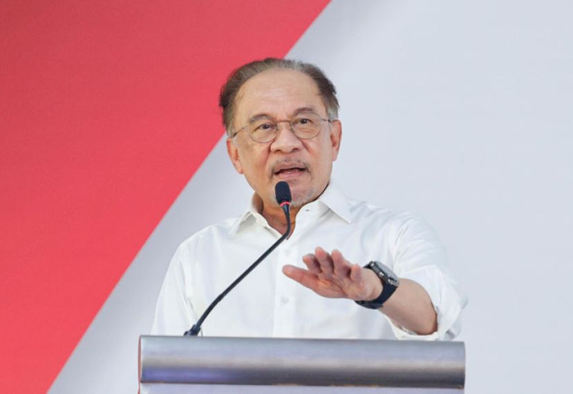 拿督斯里安华。