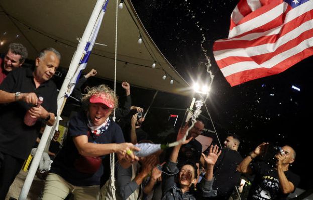 加沙和平协议达成，以色列人庆祝。