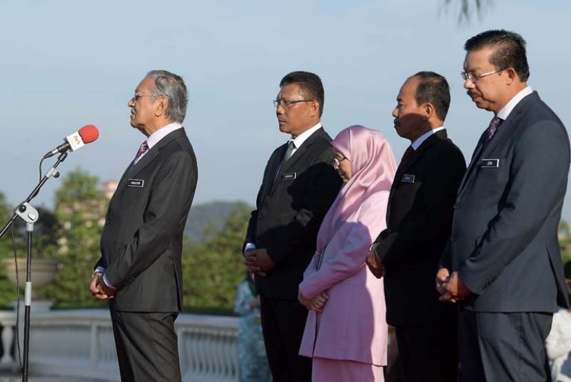 图：首相敦马哈迪在首相署常月集会上致词。