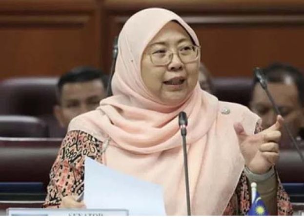 ●内贸部副部长傅芝雅。