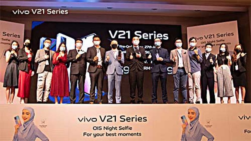 V21系列智能手机具有突破性的夜间摄影和录像功能