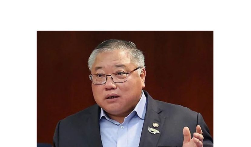 拿督斯里张庆信。