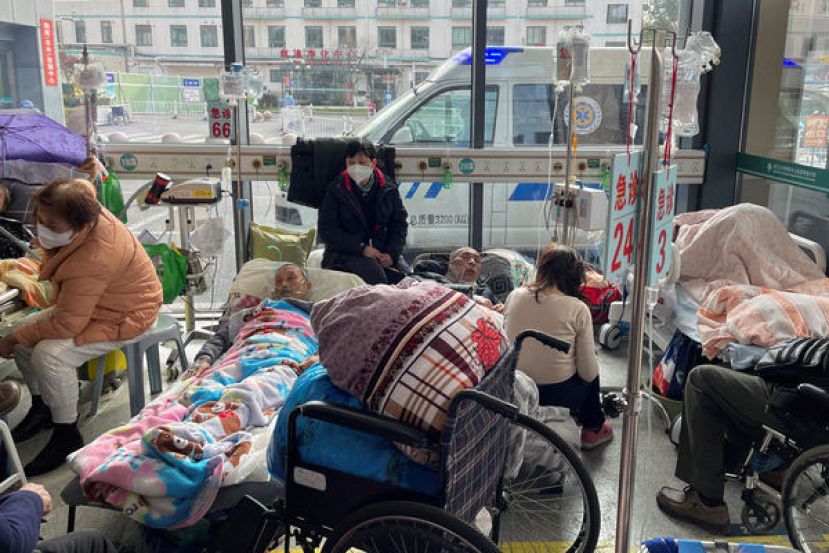 中国新冠肺炎住院数在截至15日的一周内增加70％，达6万3307人。